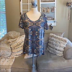 Classic T- LuLaRoe L